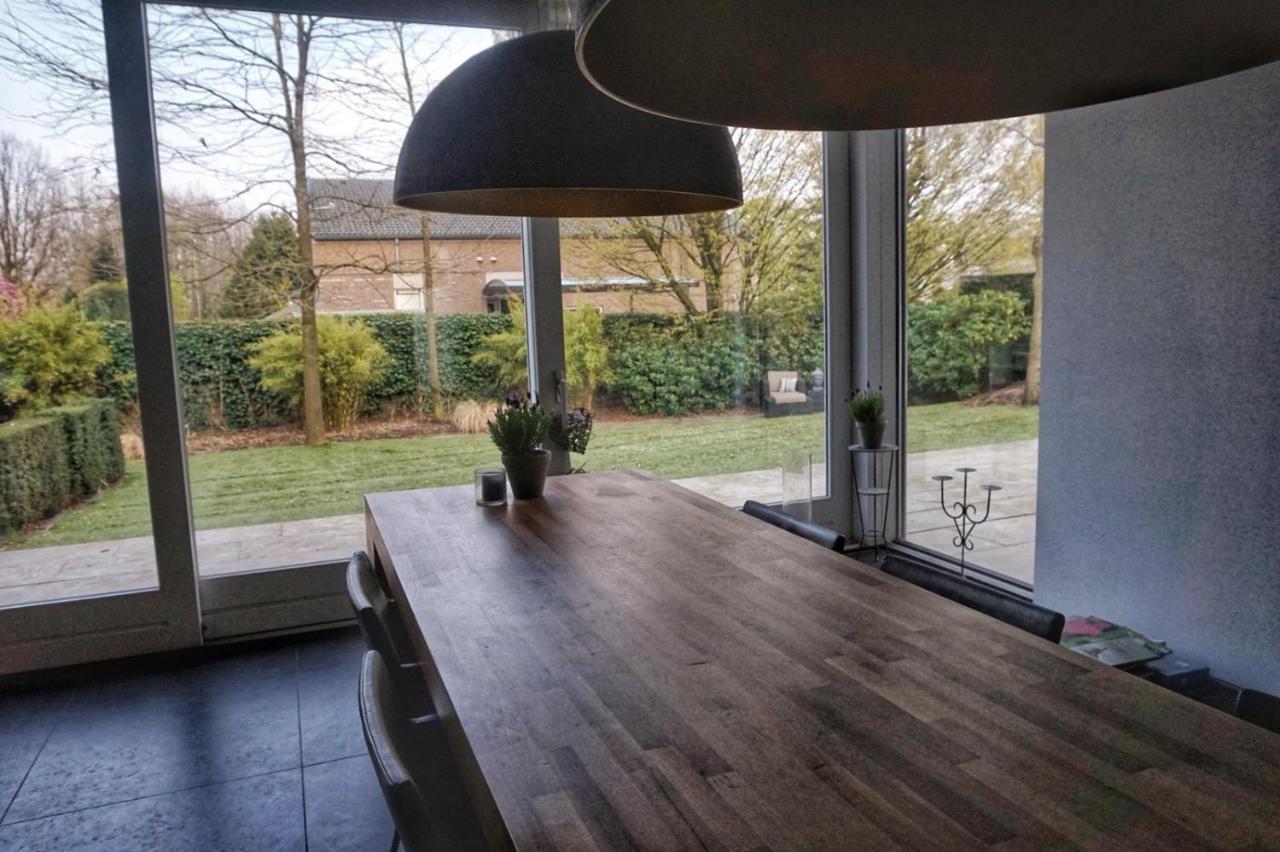 Bed & Wellness Boxtel, Luxe Kamer Met Airco En Eigen Badkamer, Ligbad エクステリア 写真
